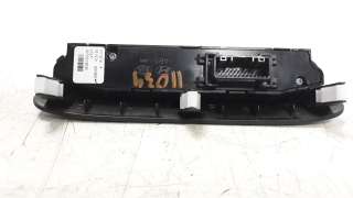 Recambio de pantalla multifuncion para hyundai i20 2014- 1.2 16v cat referencia OEM IAM 93700C8030  