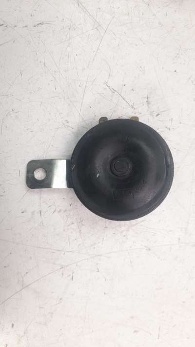 Recambio de claxon para yamaha x-max 125 2014-2020 referencia OEM IAM UCH201  