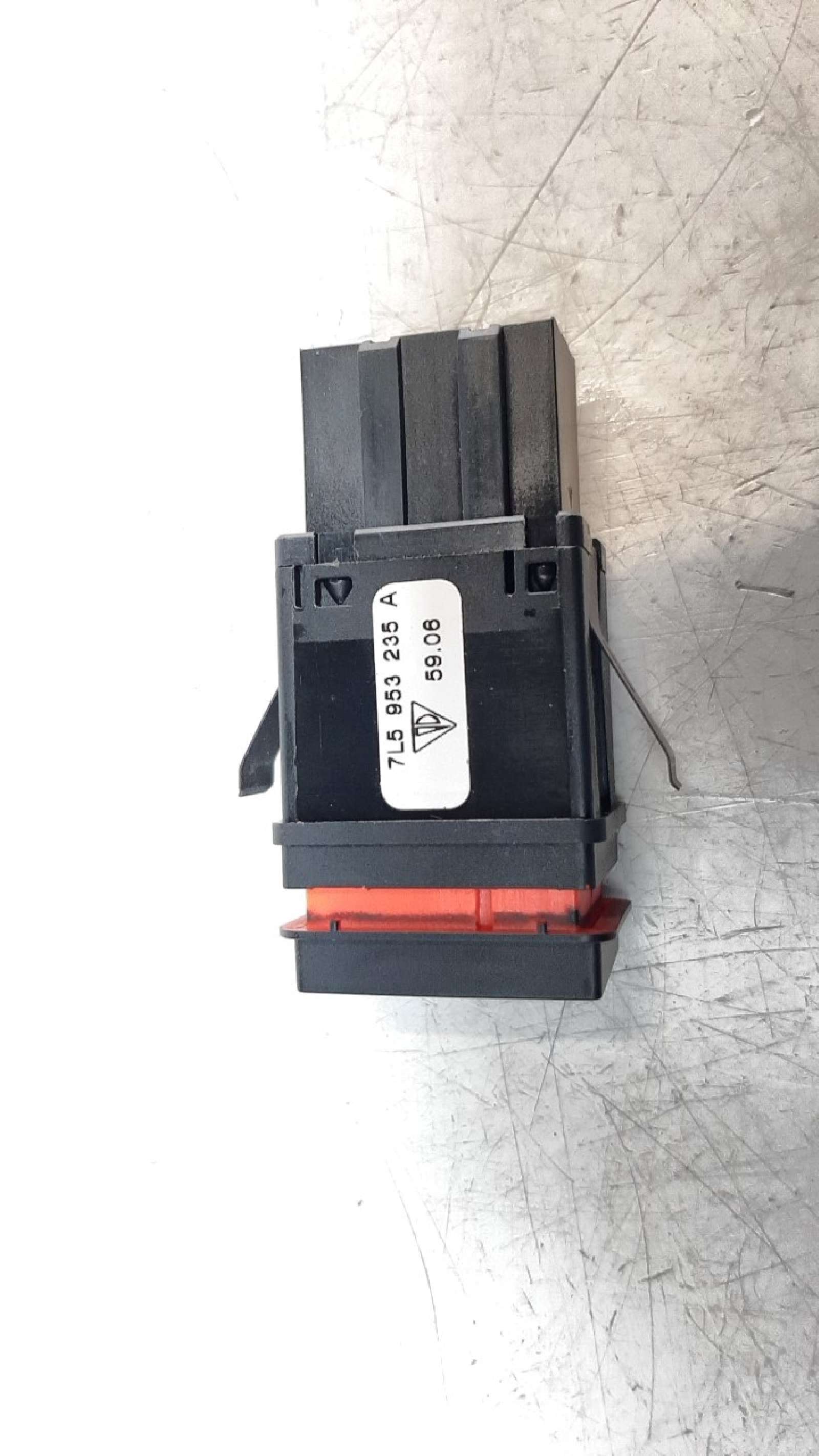 Recambio de warning para porsche cayenne (typ 9pa) 2002-2007 turbo s referencia OEM IAM 7L5953235A   Recambio de warning para porsche cayenne (typ 9pa) 2002-2007 turbo s referencia OEM IAM 7L5953235A