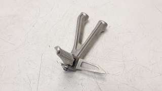 Recambio de estribo lateral para honda cb 650r 2018- referencia OEM IAM 50760MKND50  