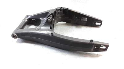 Recambio de puente trasero para honda cb 650r 2018- referencia OEM IAM 52200MKND50  