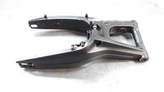 Recambio de puente trasero para honda cb 650r 2018- referencia OEM IAM 52200MKND50  