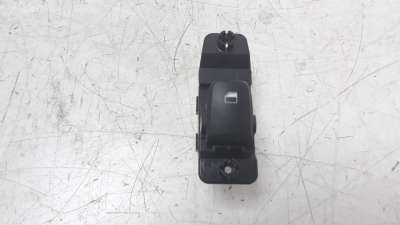 Recambio de mando elevalunas trasero derecho para hyundai kona 2017- 1.0 tgdi cat referencia OEM IAM 93581J9000  