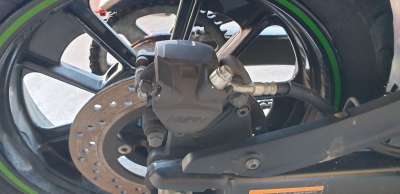 Recambio de pinza de freno trasera derecha para kawasaki vulcan s 2015- vulcan s referencia OEM IAM 430800156DJ  