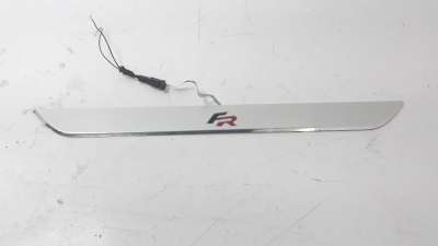 Recambio de moldura para seat leon st (5f8) 2013- 2.0 tdi referencia OEM IAM 5F4947417A  
