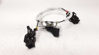 Recambio de cerradura puerta trasera derecha para opel vivaro furgón 2019- 1.5 cdti dpf referencia OEM IAM 9832090780  