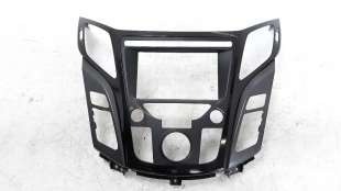 Recambio de moldura para hyundai i40 2012- 1.7 crdi cat referencia OEM IAM U09C673810  