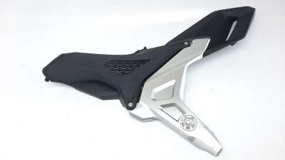Recambio de moldura para honda nc 750 2016- referencia OEM IAM 83511MKWD00 83531MKWD0 