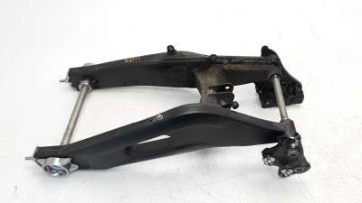 Recambio de puente trasero para yamaha mt-07 2014- referencia OEM IAM 1WS2211010  
