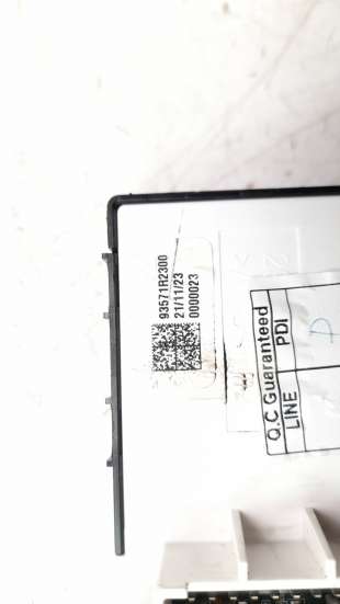 Recambio de mando elevalunas delantero izquierdo para kia sportage 2015- 1.6 gdi cat referencia OEM IAM 93571R21300   2