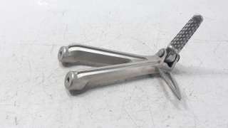 Recambio de estribo lateral para honda cb 650r 2018- referencia OEM IAM 50750MKND50  