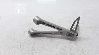 Recambio de estribo lateral para honda cb 650r 2018- referencia OEM IAM 50750MKND50  