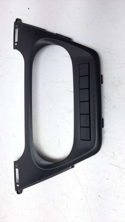 Recambio de moldura para iveco daily furgón 2014- 2.3 diesel referencia OEM IAM 5801592799  