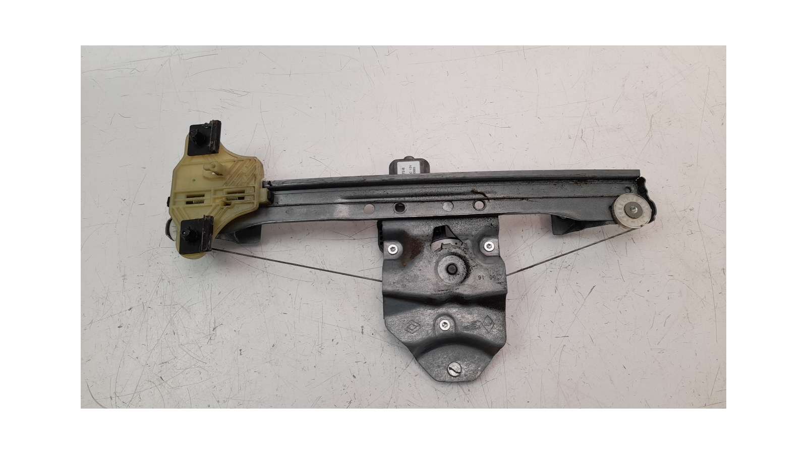 Recambio de elevalunas trasero izquierdo para renault clio iv 2012- 1.5 dci diesel fap referencia OEM IAM 827010501R   Recambio de elevalunas trasero izquierdo para renault clio iv 2012- 1.5 dci diesel fap referencia OEM IAM 827010501R