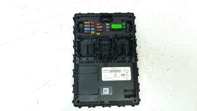Recambio de caja reles / fusibles para ford fiesta (ce1) 2017- 1.0 ecoboost cat referencia OEM IAM HU5T15604ECR  