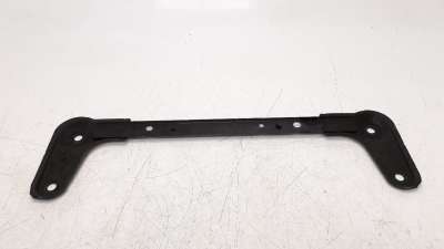 Recambio de travesaño inferior para renault clio iv 2012- 1.2 16v referencia OEM IAM 8200537419  