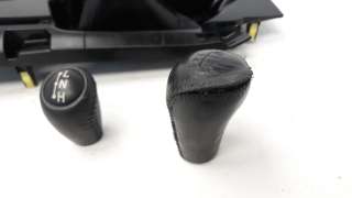 Recambio de pomo palanca cambio para toyota land cruiser (j12) 2002-2009 3.0 turbodiesel referencia OEM IAM 5880460370  