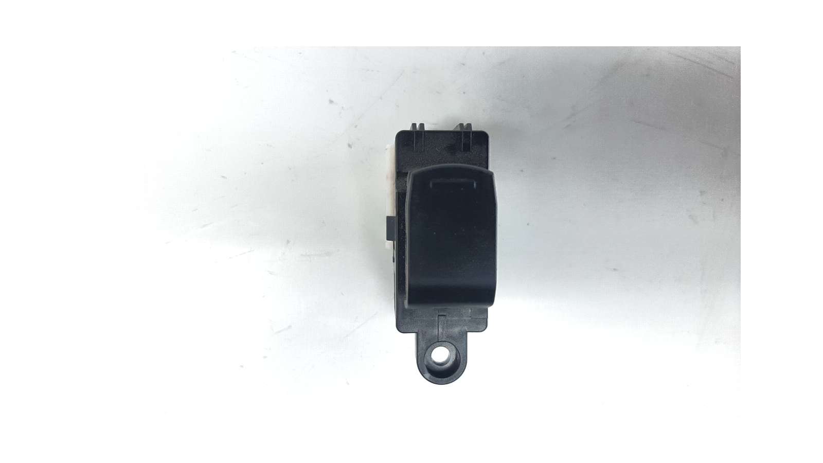 Recambio de mando elevalunas trasero izquierdo para suzuki vitara 2015- 1.4 16v boosterjet cat referencia OEM IAM 3799568L00000  Recambio de mando elevalunas trasero izquierdo para suzuki vitara 2015- 1.4 16v boosterjet cat referencia OEM IAM 3799568L00000