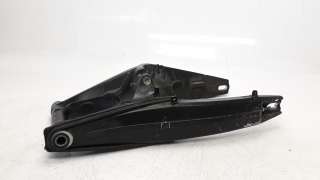 Recambio de puente trasero para honda cb 650r 2018- referencia OEM IAM 52200MKND50  