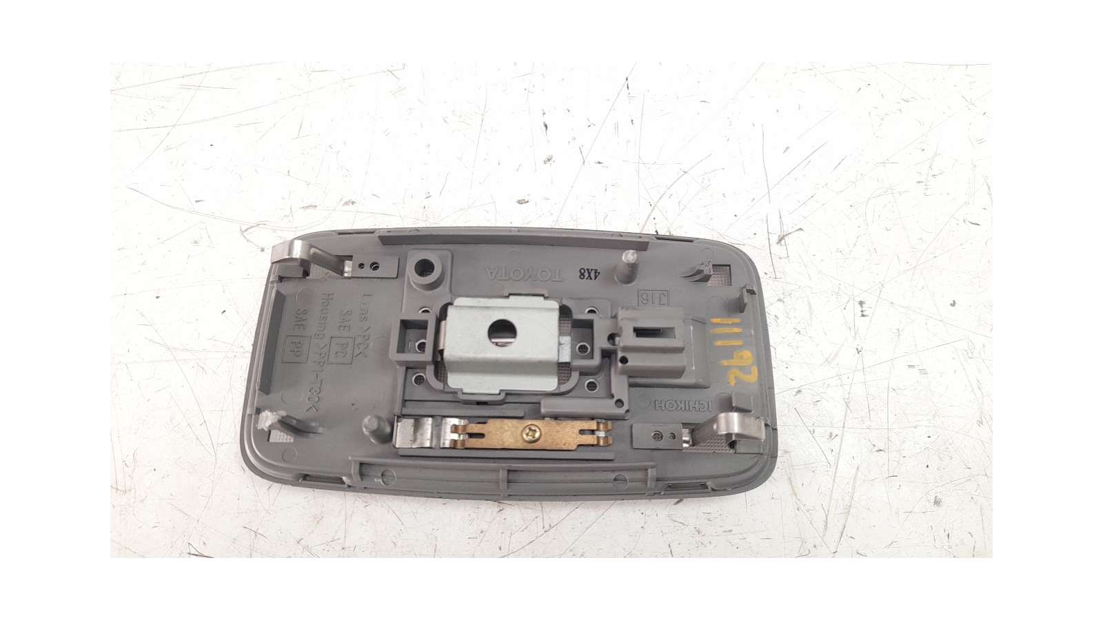 Recambio de luz interior para toyota land cruiser (j12) 2002-2009 3.0 turbodiesel referencia OEM IAM 8124033030B2   Recambio de luz interior para toyota land cruiser (j12) 2002-2009 3.0 turbodiesel referencia OEM IAM 8124033030B2