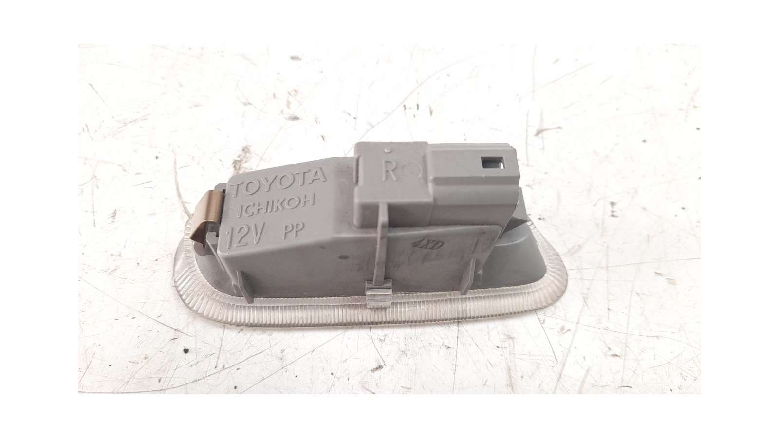 Recambio de piloto lateral derecho para toyota land cruiser (j12) 2002-2009 3.0 turbodiesel referencia OEM IAM 8173151010   Recambio de piloto lateral derecho para toyota land cruiser (j12) 2002-2009 3.0 turbodiesel referencia OEM IAM 8173151010