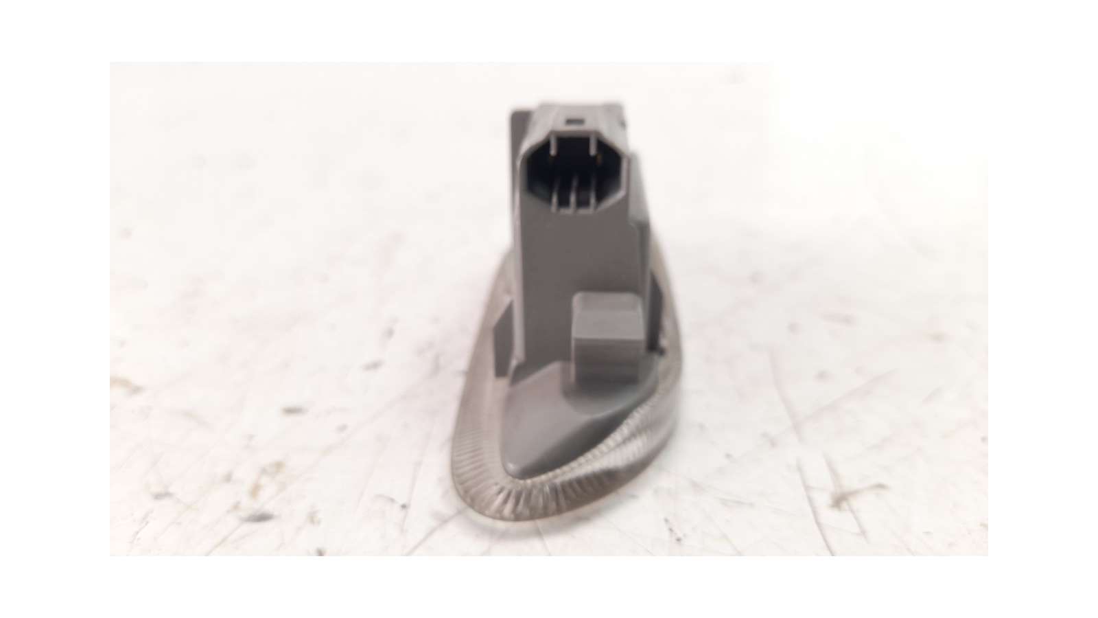 Recambio de piloto lateral derecho para toyota land cruiser (j12) 2002-2009 3.0 turbodiesel referencia OEM IAM 8173151010   Recambio de piloto lateral derecho para toyota land cruiser (j12) 2002-2009 3.0 turbodiesel referencia OEM IAM 8173151010