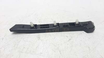 Recambio de moldura para hyundai i20 2014- 1.2 16v cat referencia OEM IAM 86613C8000  