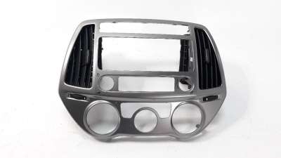 Recambio de rejilla aireadora para hyundai i20 2012-2015 1.2 16v cat referencia OEM IAM 847041J630  