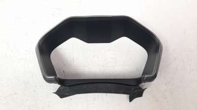 Recambio de moldura para mahindra kuv 2018- 100 2wd nxt referencia OEM IAM 0112AAZ04510N  