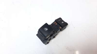 Recambio de mando elevalunas trasero izquierdo para mahindra kuv 2018- 100 2wd nxt referencia OEM IAM 0111JAZ00121N  