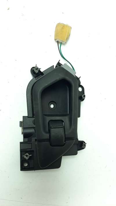 Recambio de maneta interior delantera derecha para mahindra kuv 2018- 100 2wd nxt referencia OEM IAM 0114DAZ00161N 0114DAZ00301N