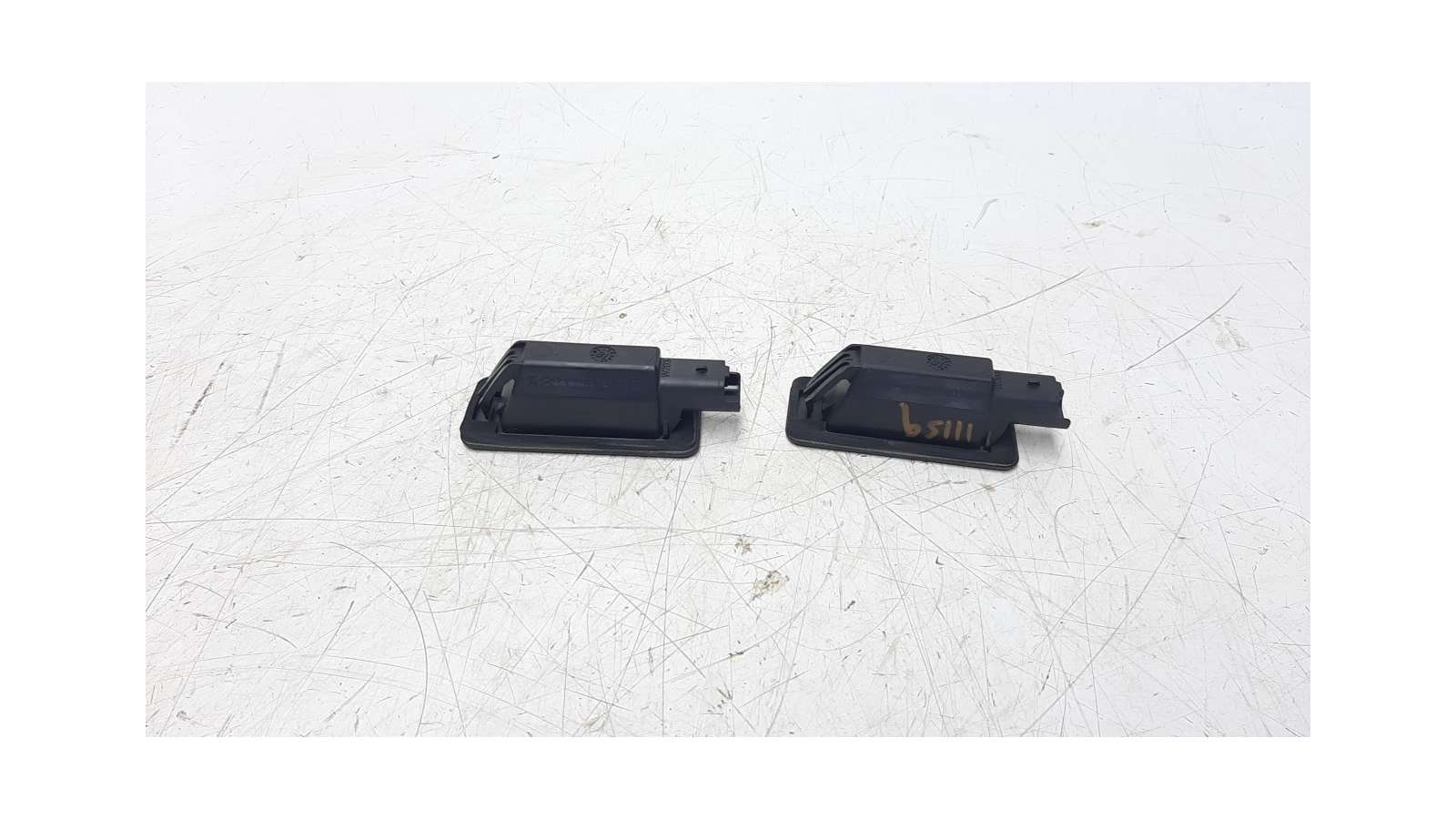 Recambio de piloto matricula para peugeot 2008 (--.2013) 2013-2019 1.6 blue-hdi fap referencia OEM IAM 9682403680   Recambio de piloto matricula para peugeot 2008 (--.2013) 2013-2019 1.6 blue-hdi fap referencia OEM IAM 9682403680