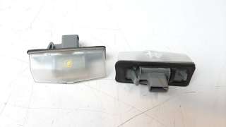 Recambio de piloto matricula para lexus nx 2014- 2.5 16v cat (híbrido) referencia OEM IAM 8120476010  