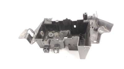 Recambio de moldura para honda cb 650r 2018- referencia OEM IAM 80111MKYD50  