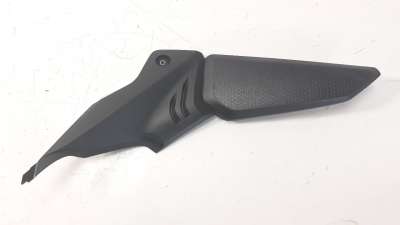 Recambio de moldura para honda cbr 650r 2018- referencia OEM IAM 83611MKYD500  