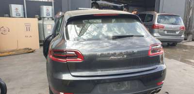 Recambio de porton trasero para porsche macan (typ ) 2013- referencia OEM IAM 95B827025KYGRV  
