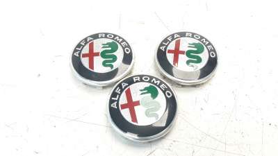 Recambio de tapacubos para alfa romeo giulia (952) 2016- 2.2 jtdm cat referencia OEM IAM 50539932  