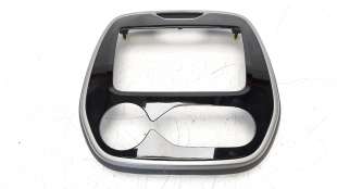 Recambio de moldura para renault captur 2013- 0.9 energy referencia OEM IAM 682704761R  