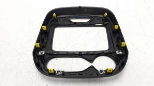 Recambio de moldura para renault captur 2013- 0.9 energy referencia OEM IAM 682704761R   2