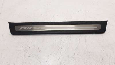 Recambio de moldura para kia niro 2016- referencia OEM IAM 85883G5100  