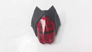 Recambio de piloto trasero central para triumph street triple 2012-2017 street triple r referencia OEM IAM T2700631  