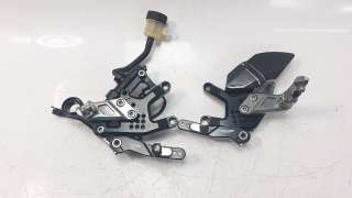 Recambio de estribos laterales para triumph street triple 2012-2017 street triple r referencia OEM IAM A9938207  