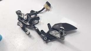 Recambio de estribos laterales para triumph street triple 2012-2017 street triple r referencia OEM IAM A9938207   2