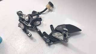 Recambio de estribos laterales para triumph street triple 2012-2017 street triple r referencia OEM IAM A9938207  