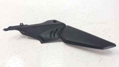 Recambio de moldura para honda cb 650r 2018- referencia OEM IAM 83611MKND500  