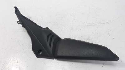 Recambio de moldura para honda cb 650r 2018- referencia OEM IAM 83511MKND500  