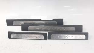 Recambio de moldura para ssangyong rexton w 2013- 2.0 td cat referencia OEM IAM 7726008103  