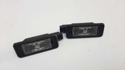 Recambio de piloto matricula para peugeot 2008 (--.2013) 2013-2019 1.2 12v e-thp referencia OEM IAM 9682403680  