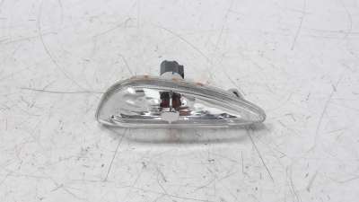 Recambio de piloto lateral izquierdo para kia venga 2009- 1.6 crdi cat referencia OEM IAM 923011J0  