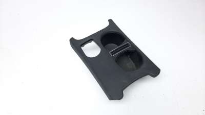Recambio de cenicero para mercedes-benz clase cla (w117) 2012-2019 cla 180 (117.342) referencia OEM IAM A1766800210  
